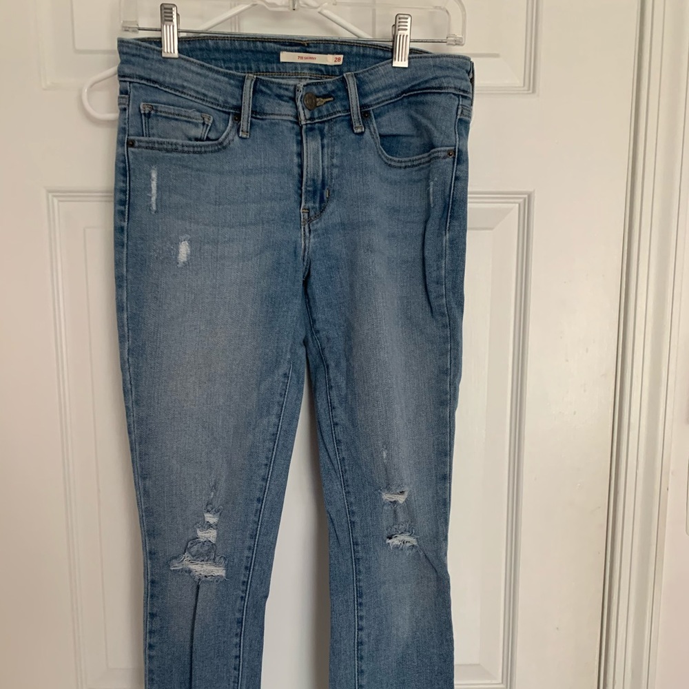 Levi’s ripped skinny jeans